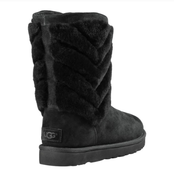 🐏 UGG Tania Shearling Boots black chevron NWOB size 11 - Picture 2 of 4
